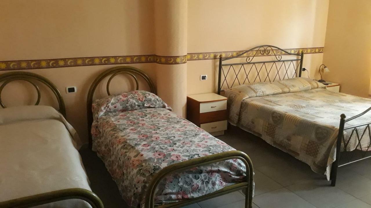 Agriturismo Carlo Cioffi Hotel Rotondi Kültér fotó